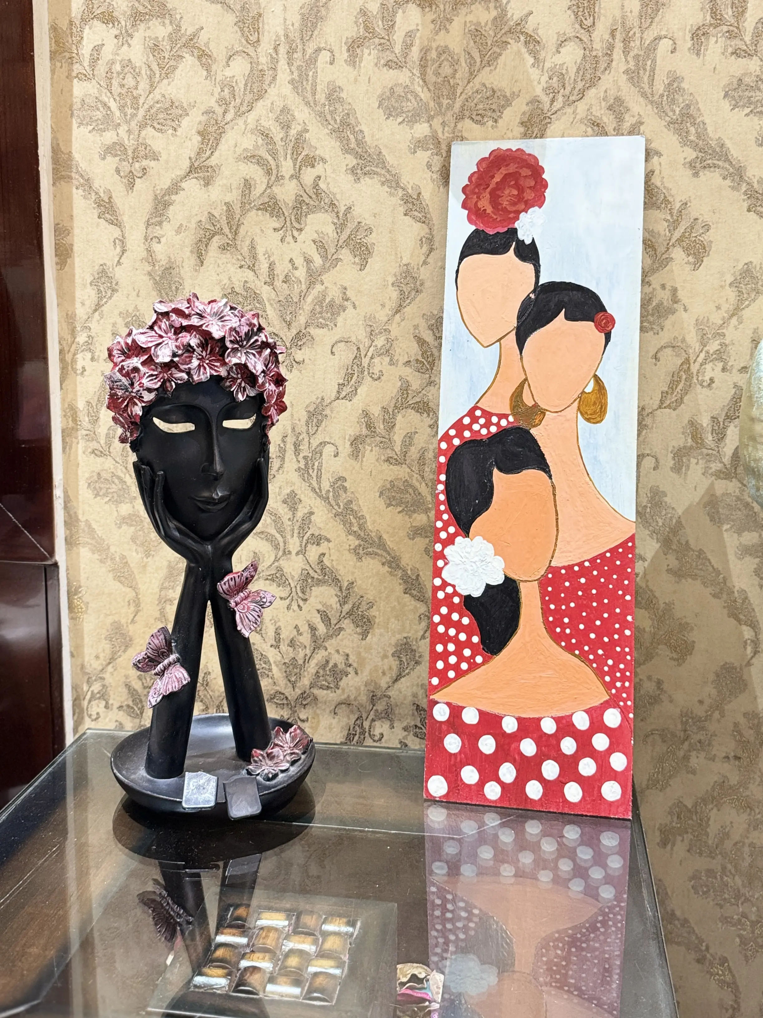 Handmade Canvas Painting – Faceless Women Art